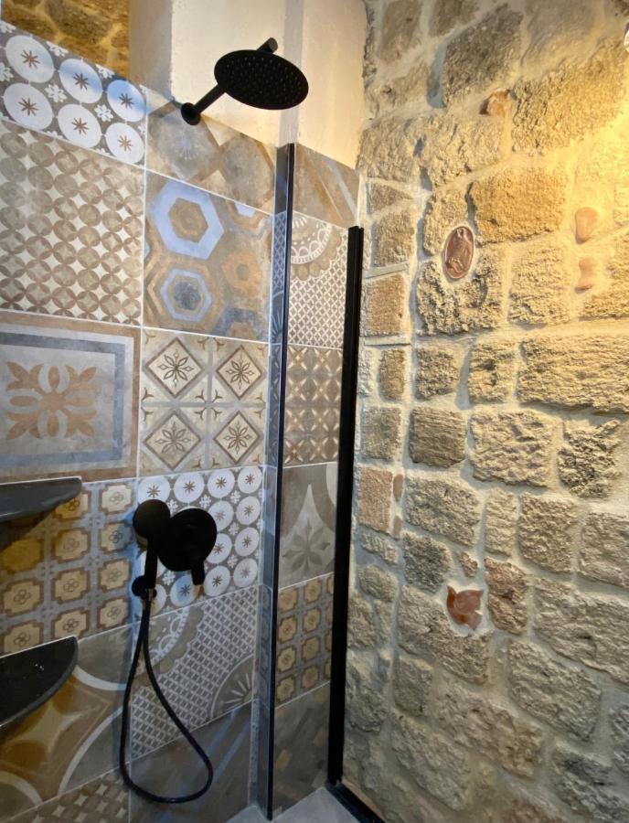 Stone Cave Suite Rhodes City 外观 照片