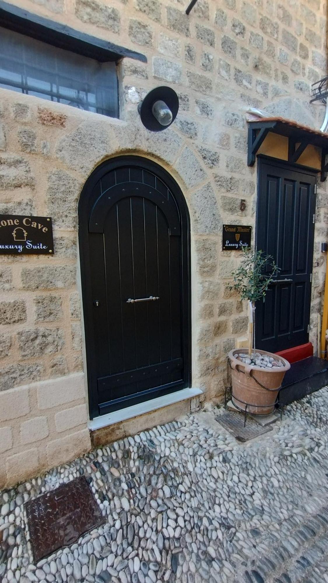 Stone Cave Suite Rhodes City 外观 照片